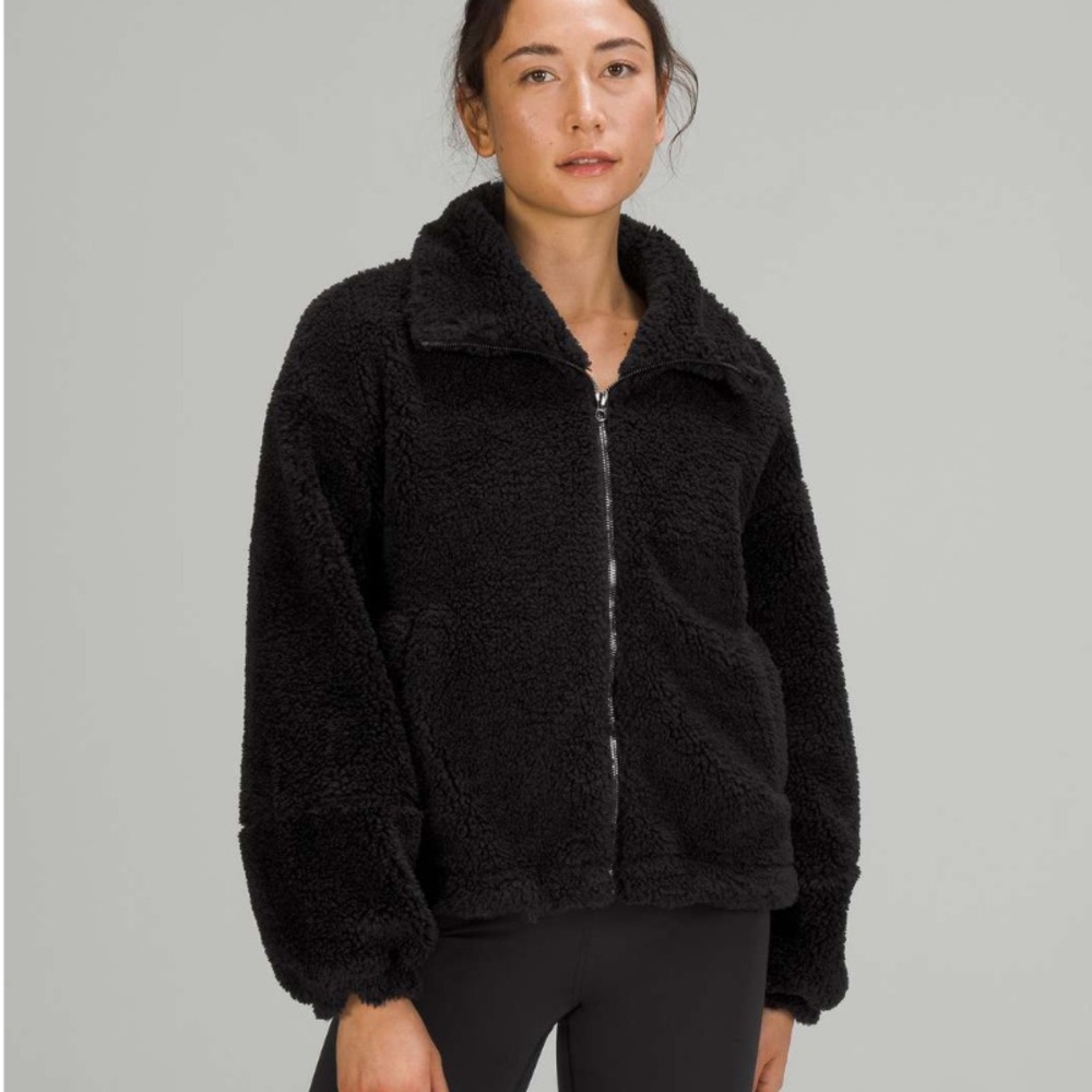 Lululemon Cinchable Fleece Zip-Up
Black